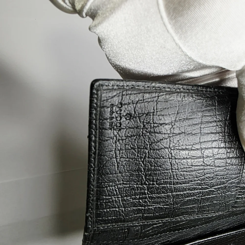 Gucci Black and Tan Wallet - Picture 5 of 9